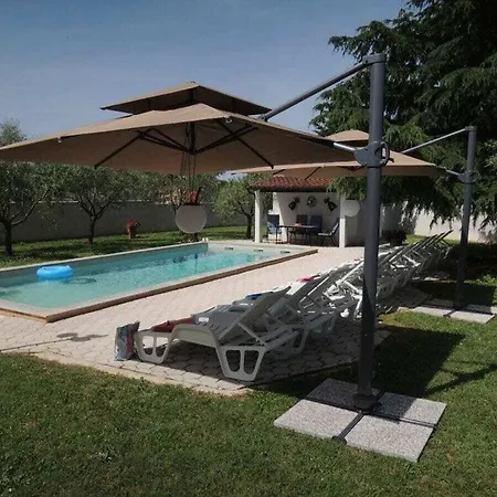 Lorena Comfortable Porec